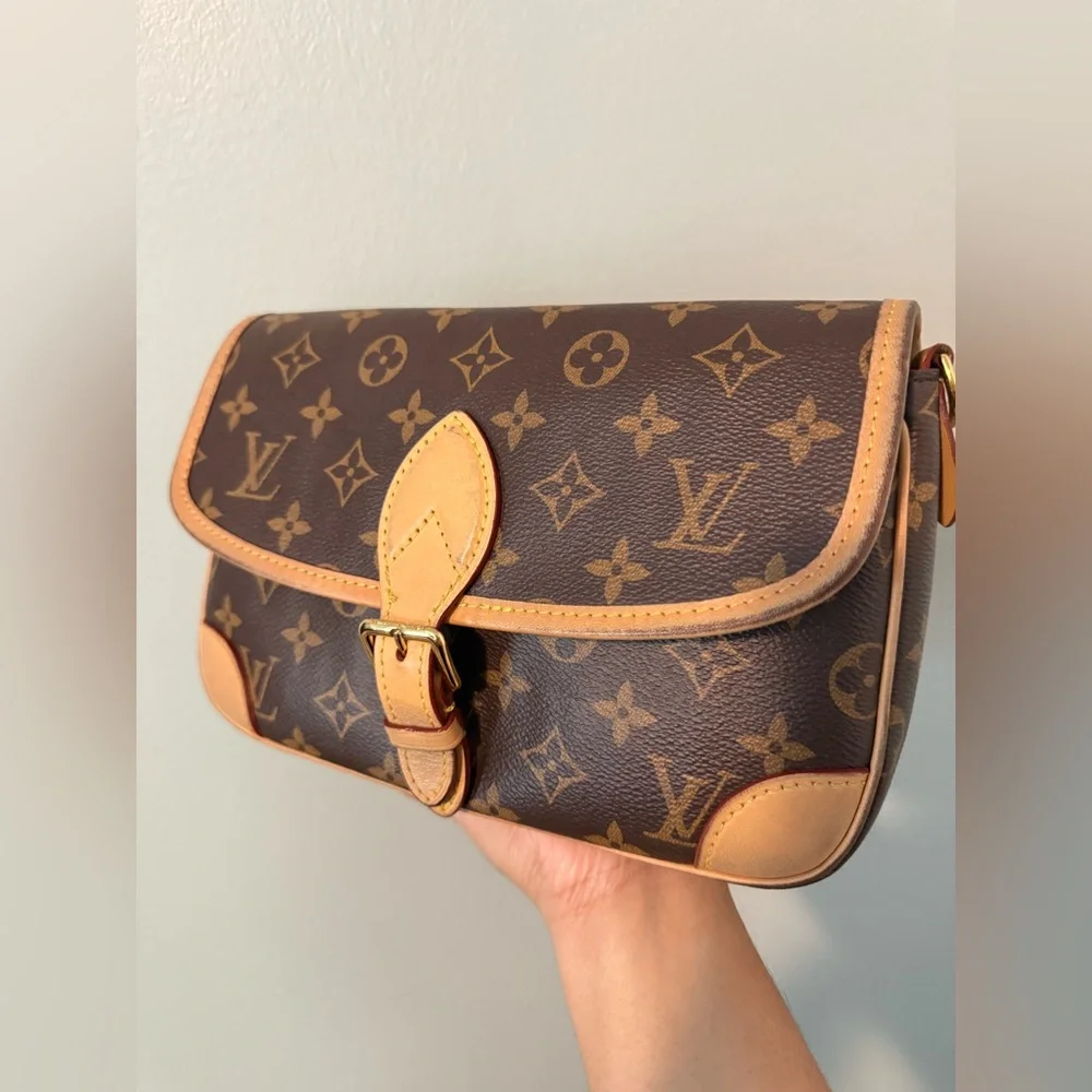 LOUIS VUITTON Monogram Diane (read description) - Picture 17 of 17